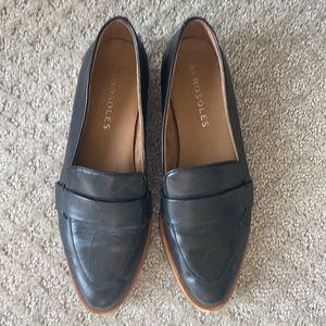Aerosoles Black leather loafers
